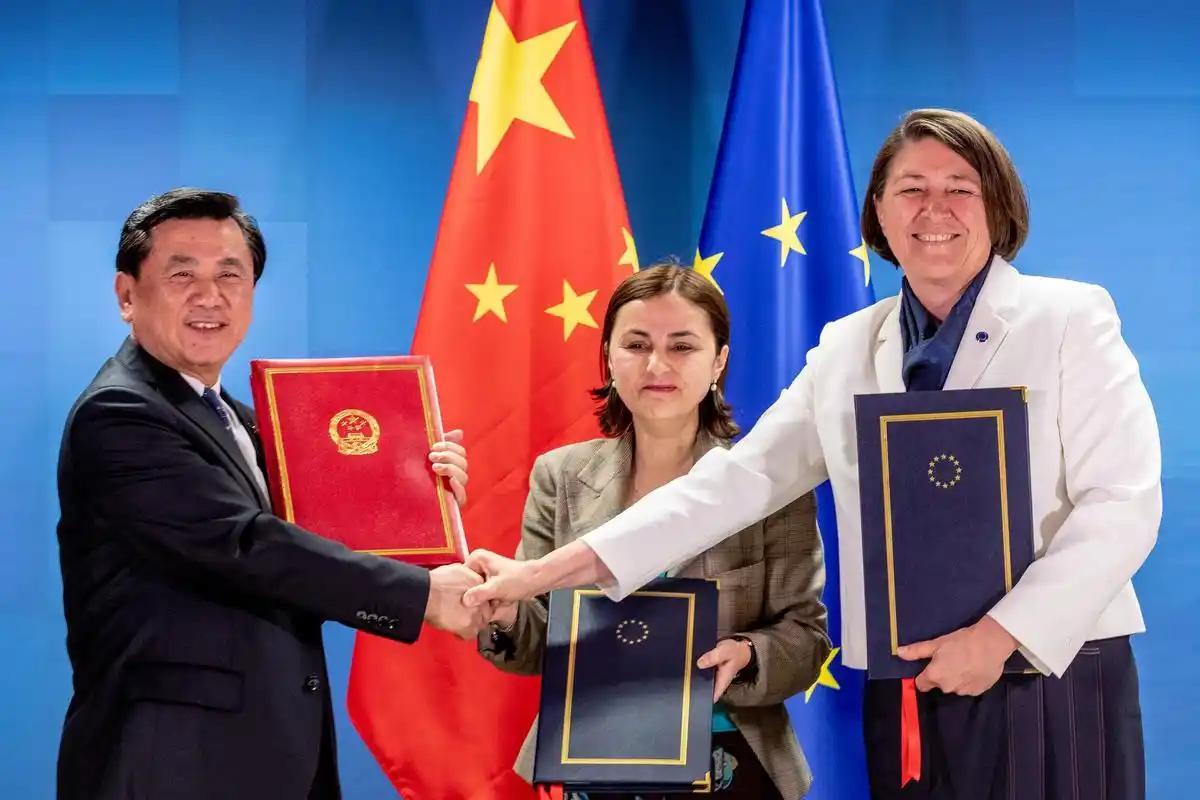 最近一段时间，欧盟接连出台针对中国的限制性举措，节奏集中而且态度强硬，很多行为都