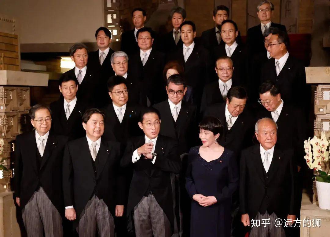 日本为何频繁更换首相和内阁，但国家却从来不乱？因为说白了，日本背后有真正的世家大