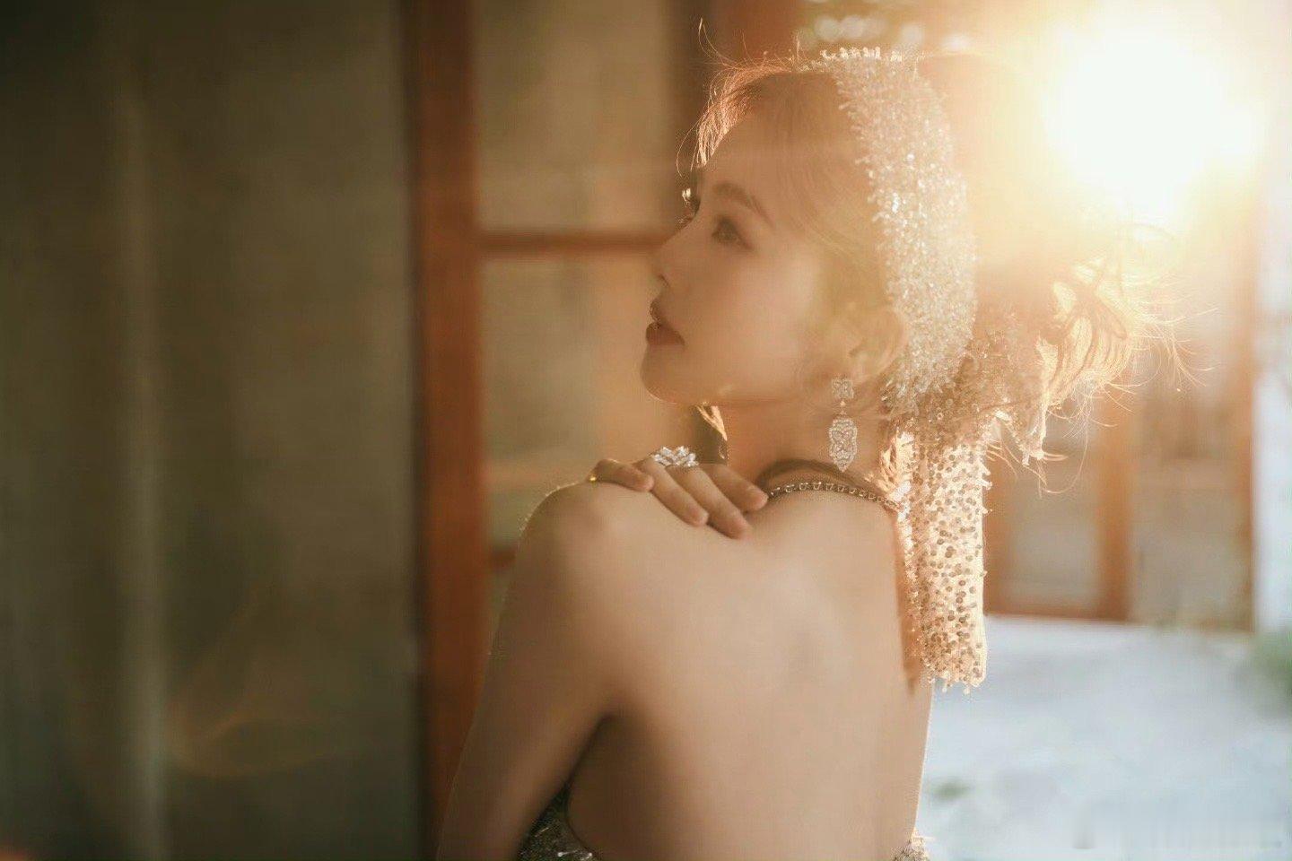 白鹿视界大会出发图白鹿古堡女王白鹿古堡女王，好美，[爱慕][爱慕] ​​​