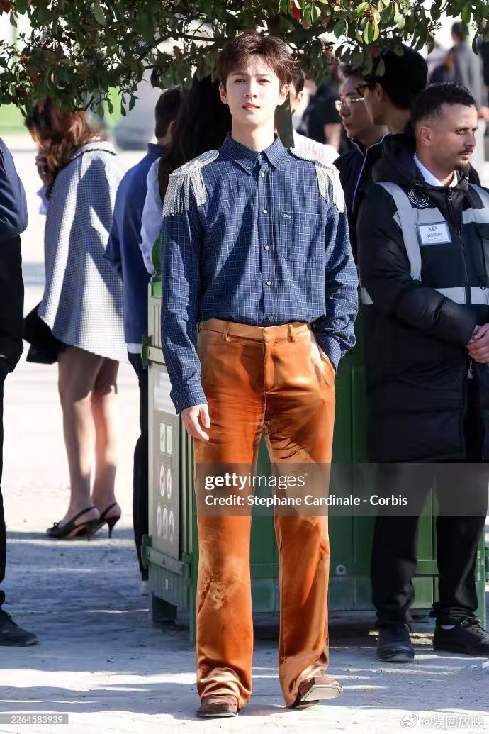 李昀锐G社出图在明媚阳光下，李昀锐的G社生图太能打了。帅气阳光，状态满分，让人移