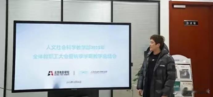你以为的梁靖崑：千万家产少爷，金钱铺路的矿山少爷。

实际上的梁靖崑：21岁第一
