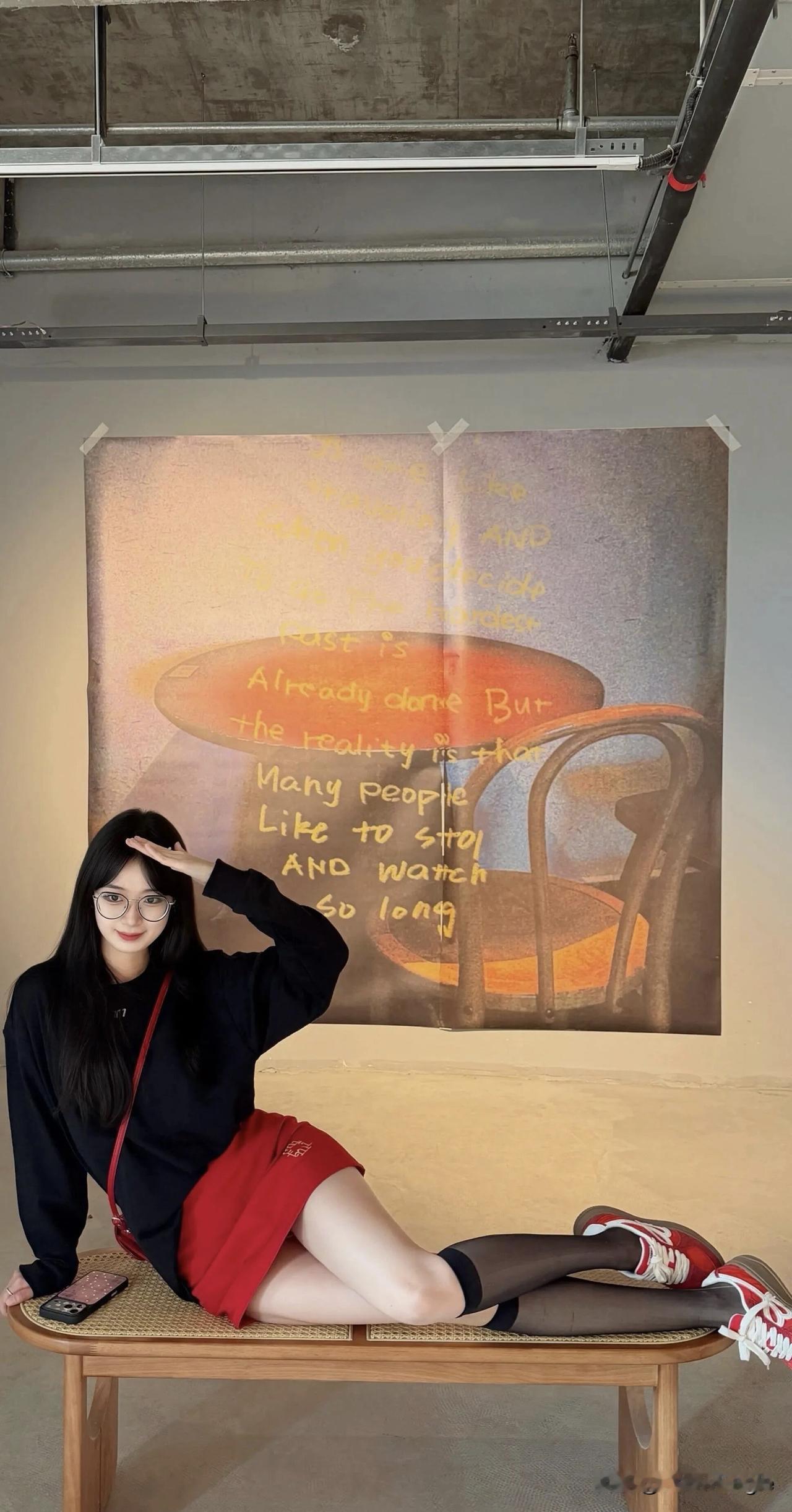 我这本地的四月，滨河景观长廊就是个超美的画廊。从北京路到南京路这约5公里的长廊，