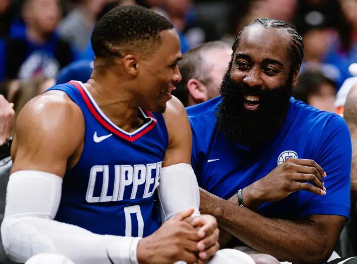 这就是登哥的价值！快船交易得到哈登后，他帮助球队取得了23胜5负的佳绩，场均得到