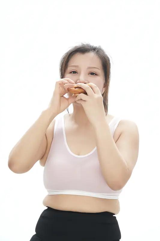 大块头女性就是不一样女性 
一米七得个头，
大大咧咧风风火火，
上个八斤九两闭眼