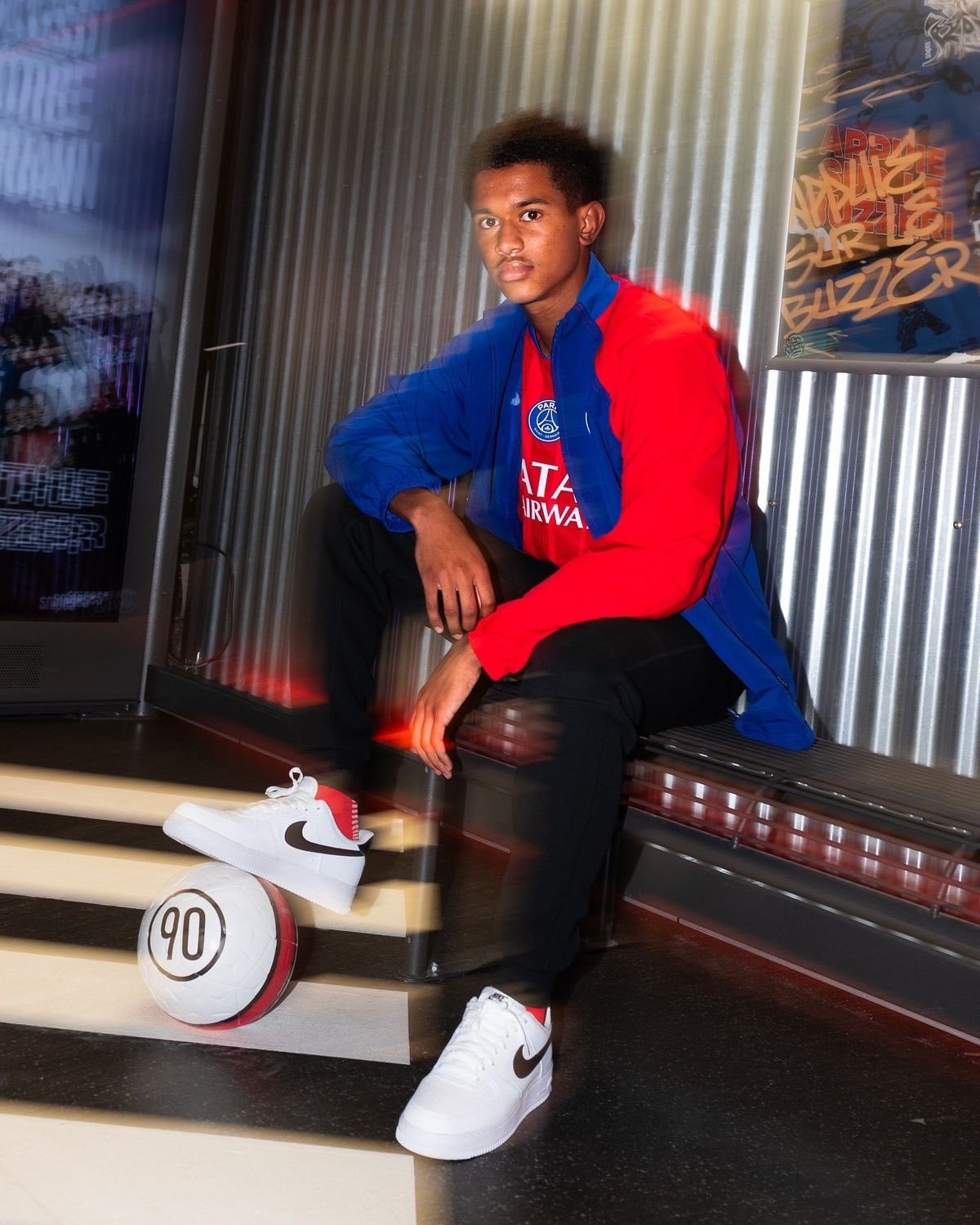 法国球迷俱乐部  🚨🎖️ | 塞尼·马尤鲁并未表示有意离队，因为他目前的首要