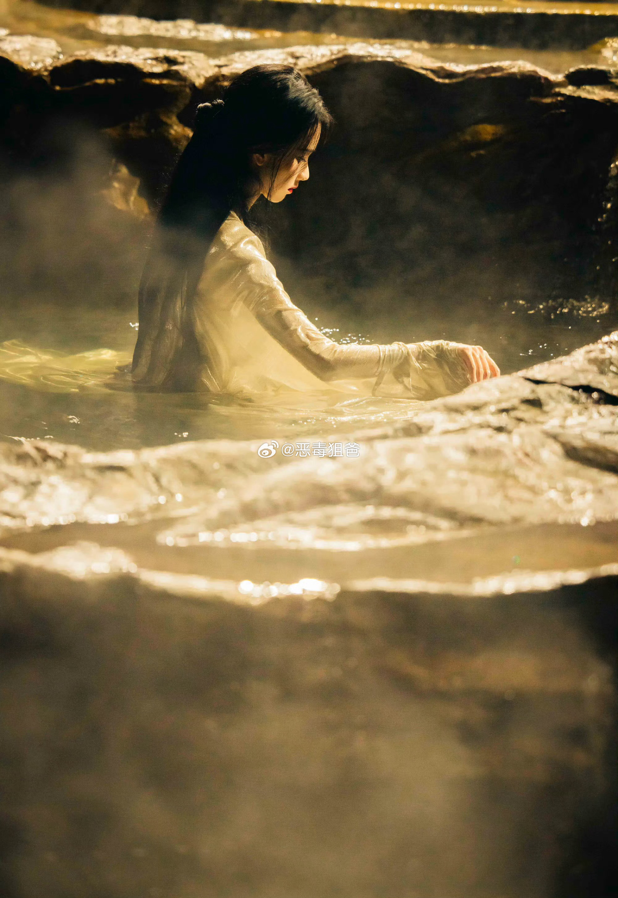 大家告诉我今天12点看什么没错今天12:00来看陈都灵《月鳞绮纪》雾妄言 