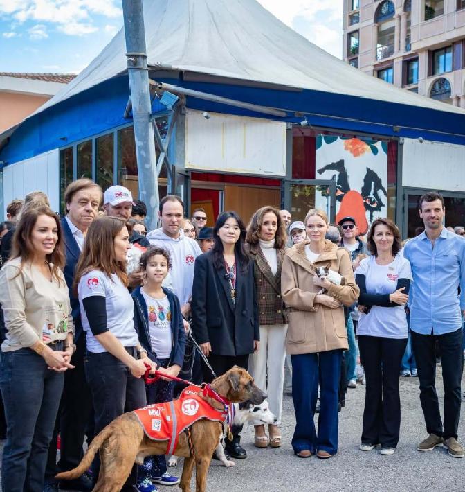急报！摩纳哥王室这对组合的近况又有新动向，外界关注度迅速升温！
 
据最新报道，