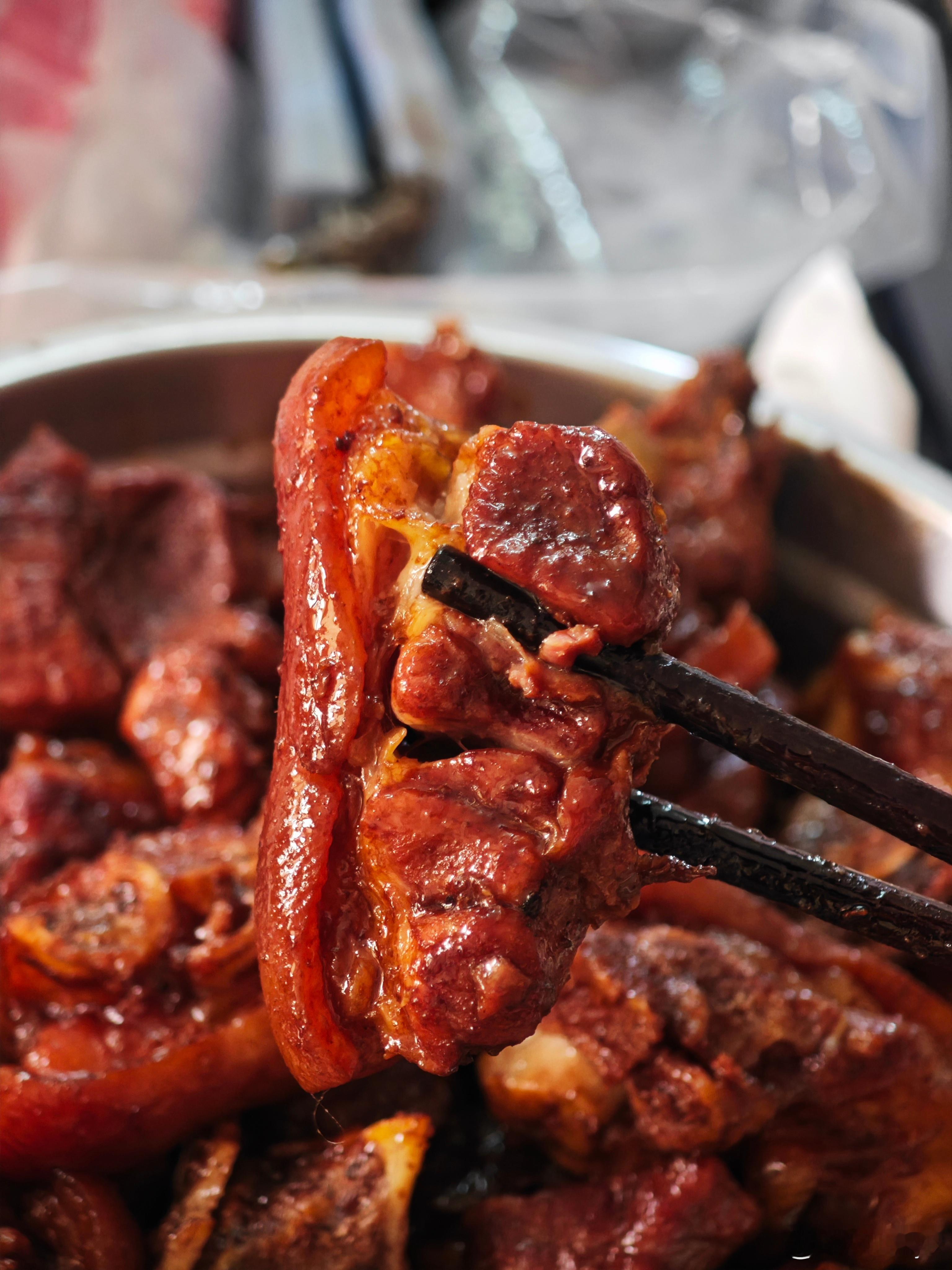 美食分享 高压锅焗猪手——放了沙琅酱油做的。沙琅酱油不咸，相对市场的其他品牌酱油