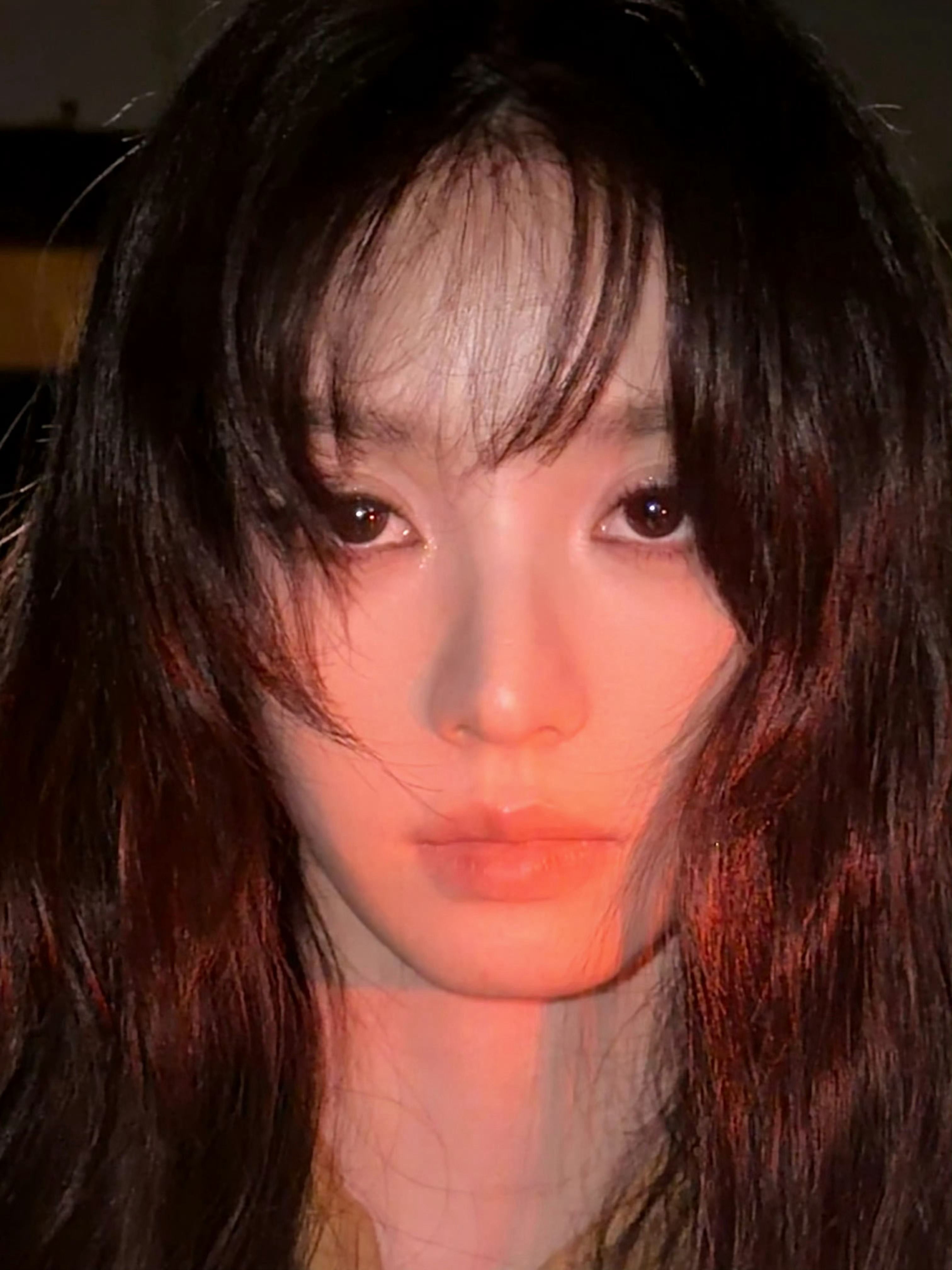 田曦薇Gucci造型图拍摄花絮女王睥睨般的眼神太酷了田曦薇gucci第二套田曦薇