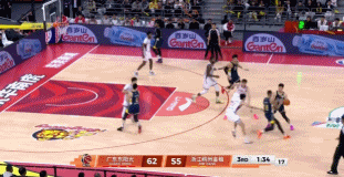 琼斯这个飞天大帽，这身体素质真好