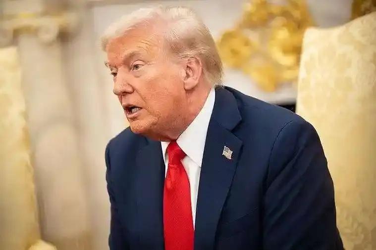 美国遏制中国已经变招了！

说美国主动退到幕后充当 “幕后推手”，驱使自己的盟友