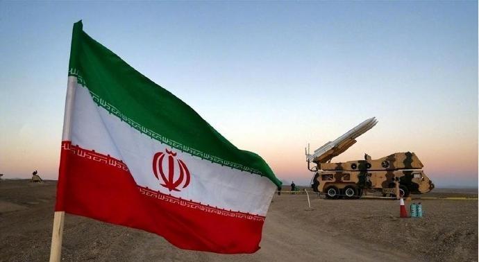 【伊朗已做好应战准备】CCTV国际时讯消息，伊朗外长阿拉格齐今天（1月8日）飞抵