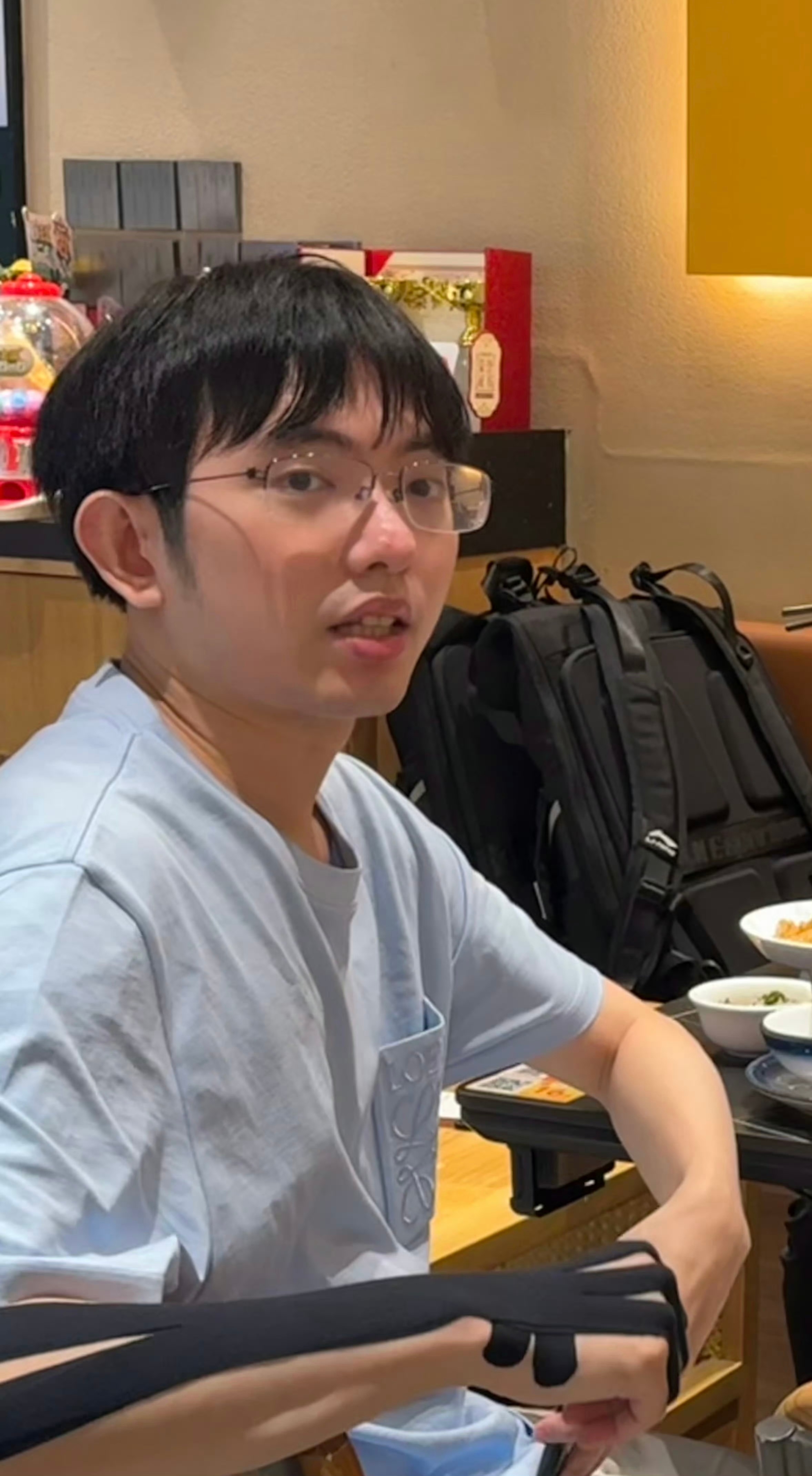 李炫君  260530很有镜头感😌 