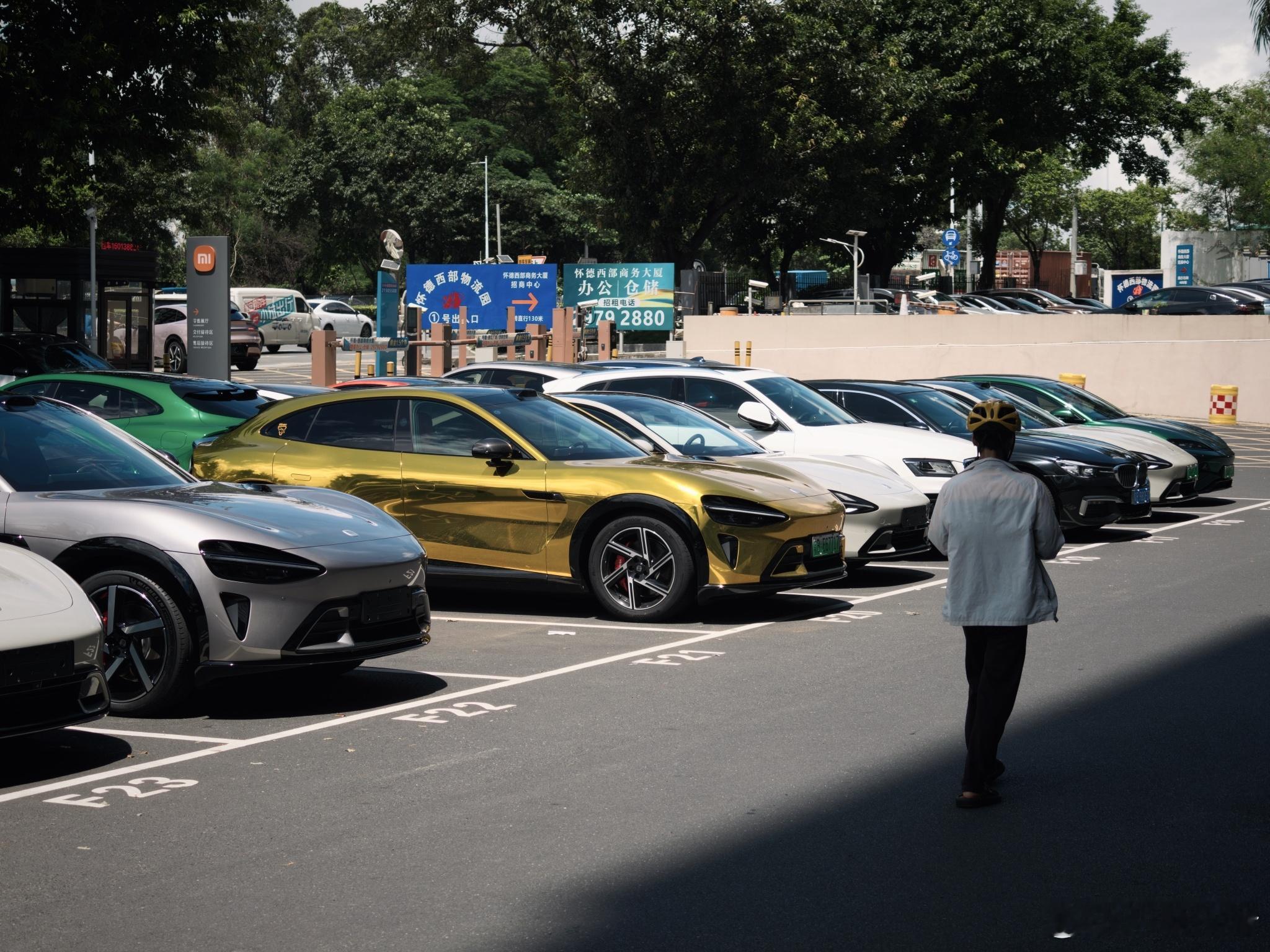 在交付中心看到一台中东限定版[笑cry] ​​​