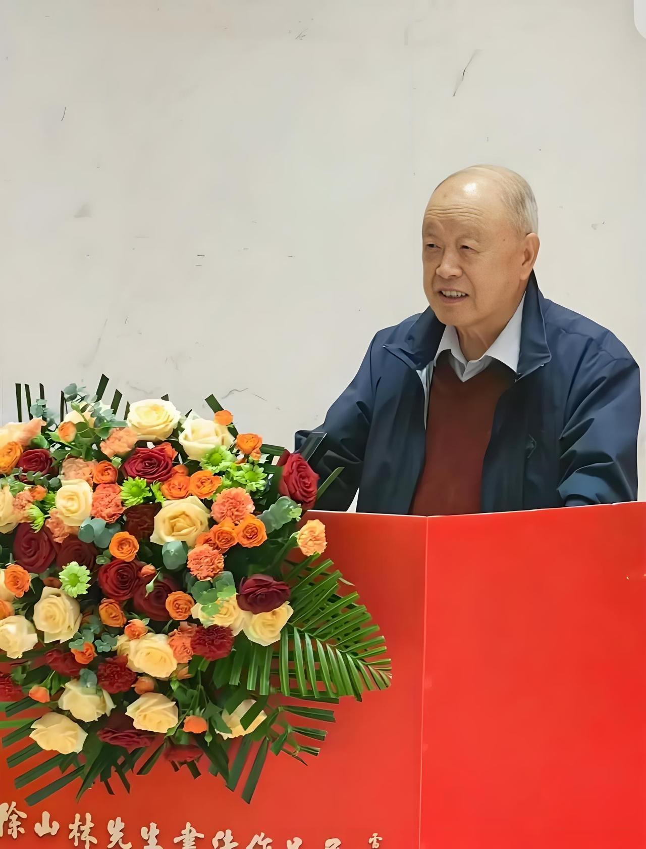 今年九十岁的徐山林，还活跃在陕西慈善事业之中。有人问他：“您活了90岁，有啥感想