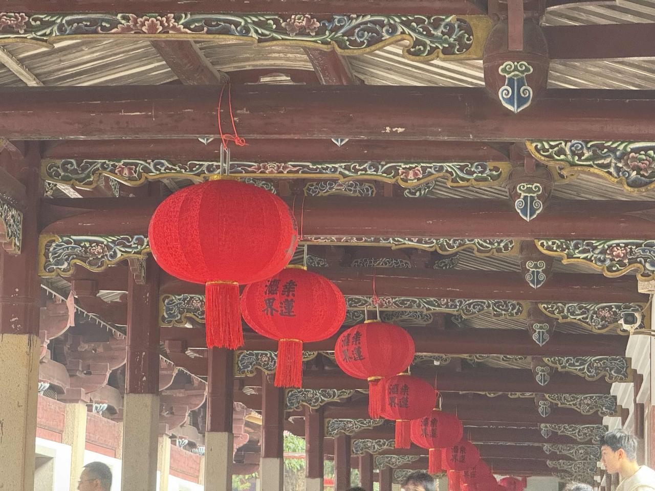 每个人真正的强大，都不是与生俱来，而是在无人问津、无人相助的日子里，慢慢熬出来的