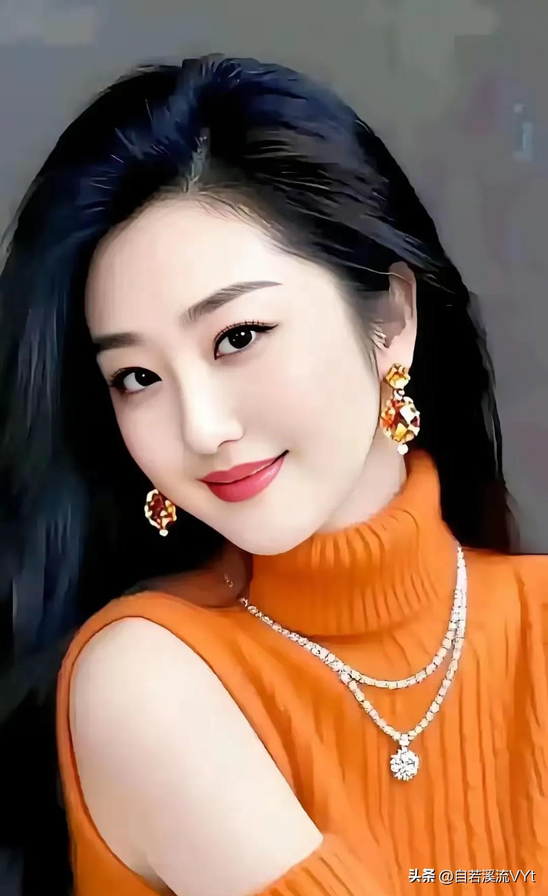 长相思·橙衫
 
鬓轻柔，影清柔，橙领温温衬眼眸。嫣然一抹秋。
意悠悠，韵悠悠，