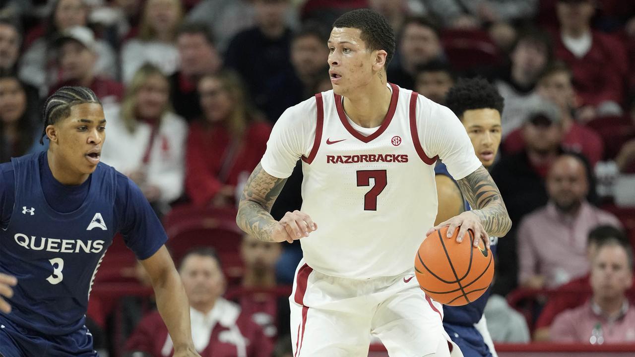 全美第14号种子阿肯色大学坐镇主场以108比80战胜了夏洛特皇后大学。本场比赛后