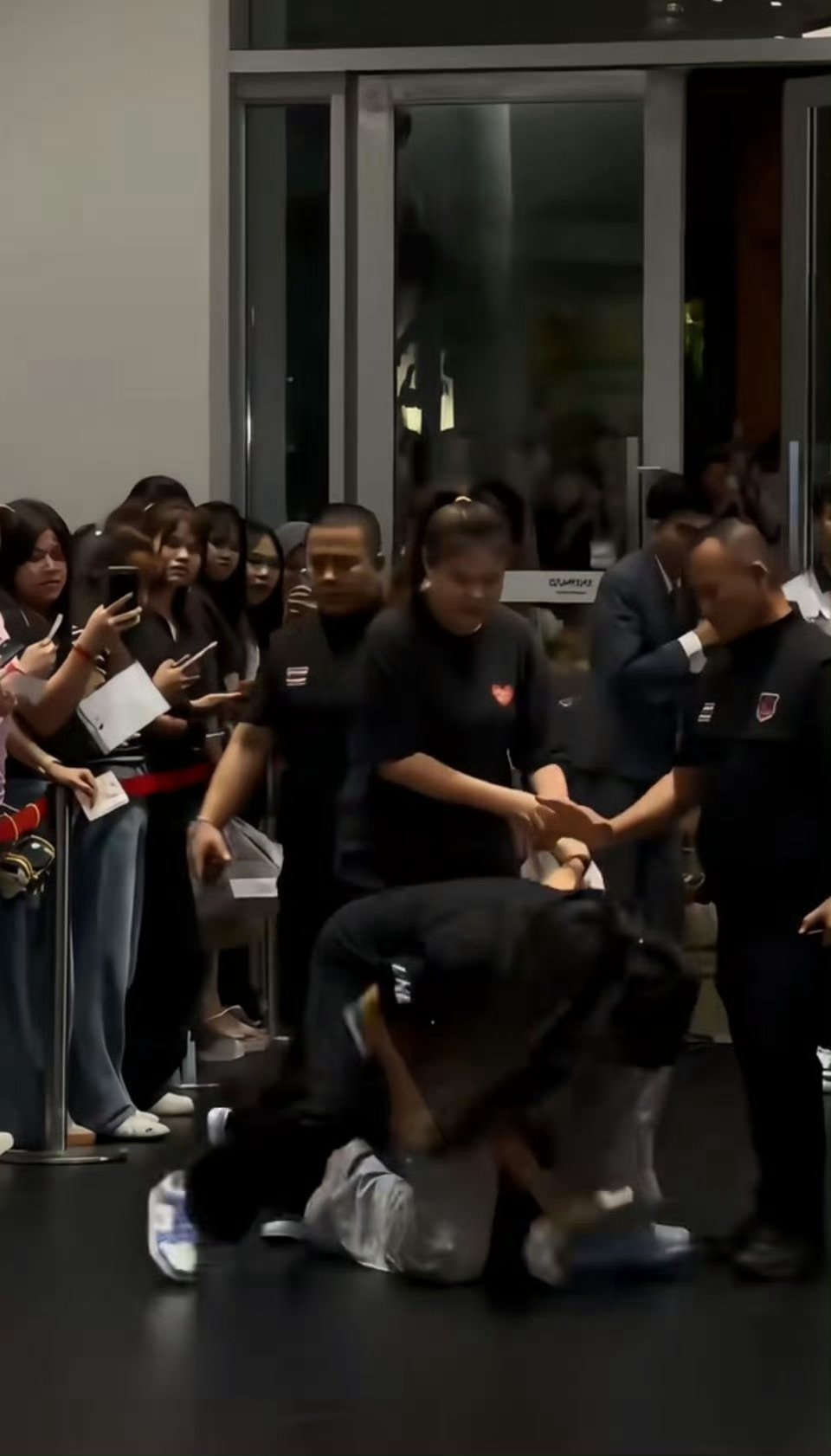 gmm 起诉受害者妈呀泰娱妹这追的是个啥玩意硬气点就赶紧对这俩愁人脱粉回踩别气我