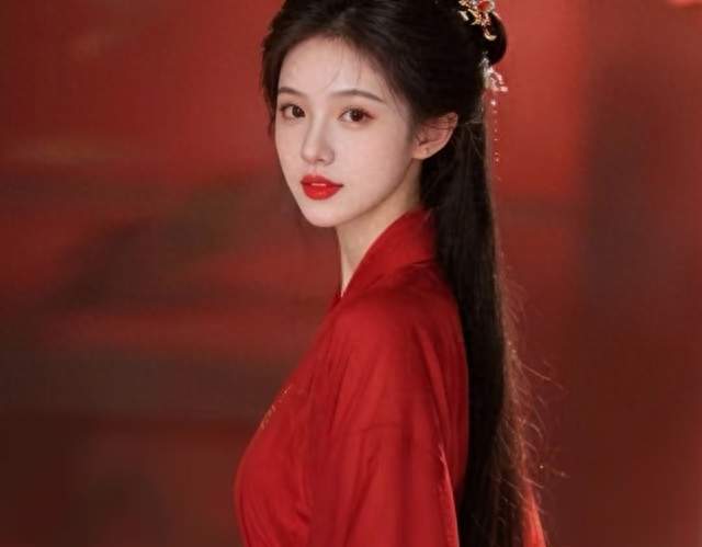 曾立誓非我不娶的夫君，搂着我的庶妹许如念等在门口