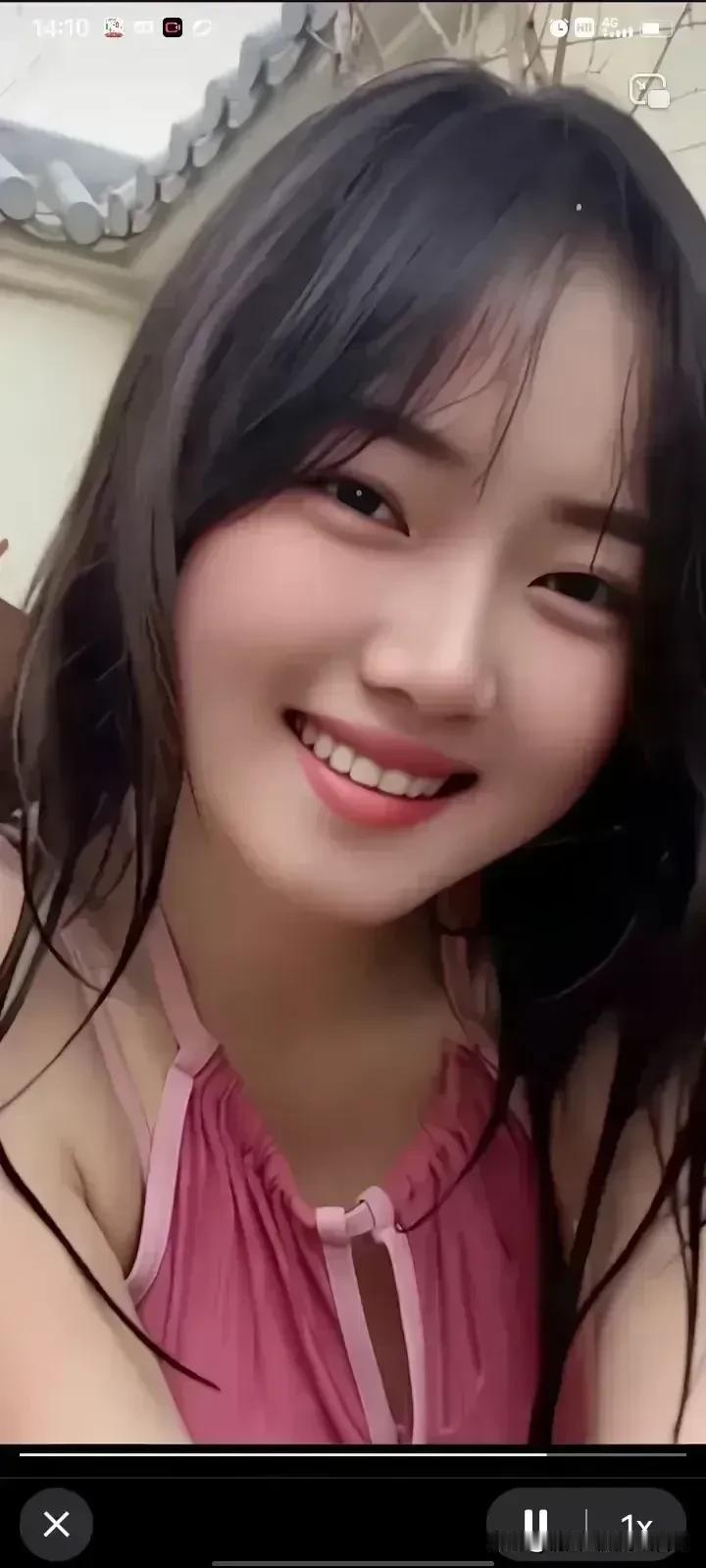 女：亲爱的，我胖了吗？
 男：没有啊，你这身材完美得像模特。 女：真的？可我觉得