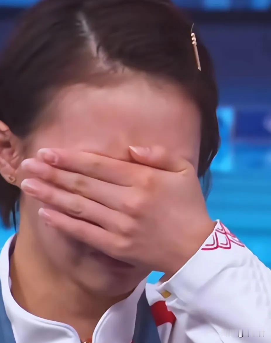 一向以坚强著称的陈芋汐，这一次面对央视采访时又哭了，陈芋汐的哭腔，流着眼泪说巴黎