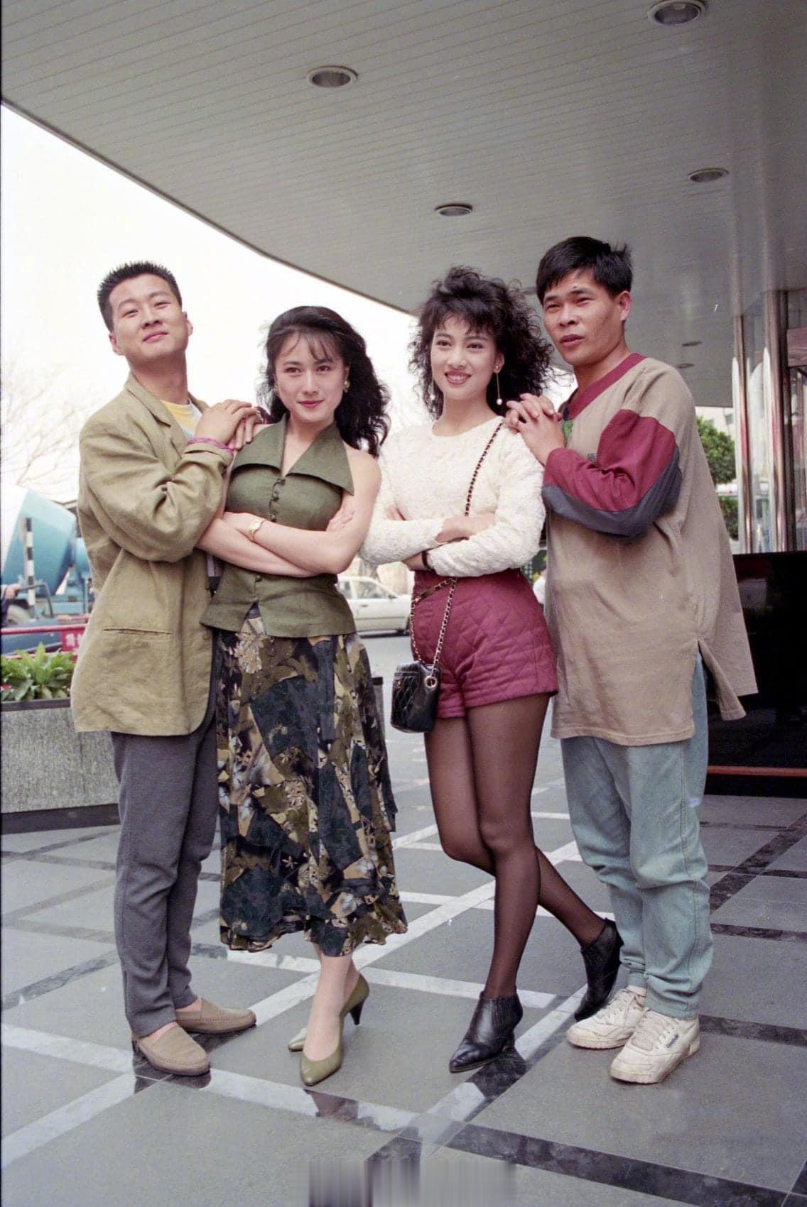 童年记忆
家有仙妻
看过的都40了吧