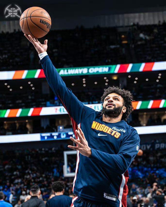 约基奇受伤之后，穆雷出战了7场比赛，场均30.6分9.4助攻，掘金队5胜2负。 