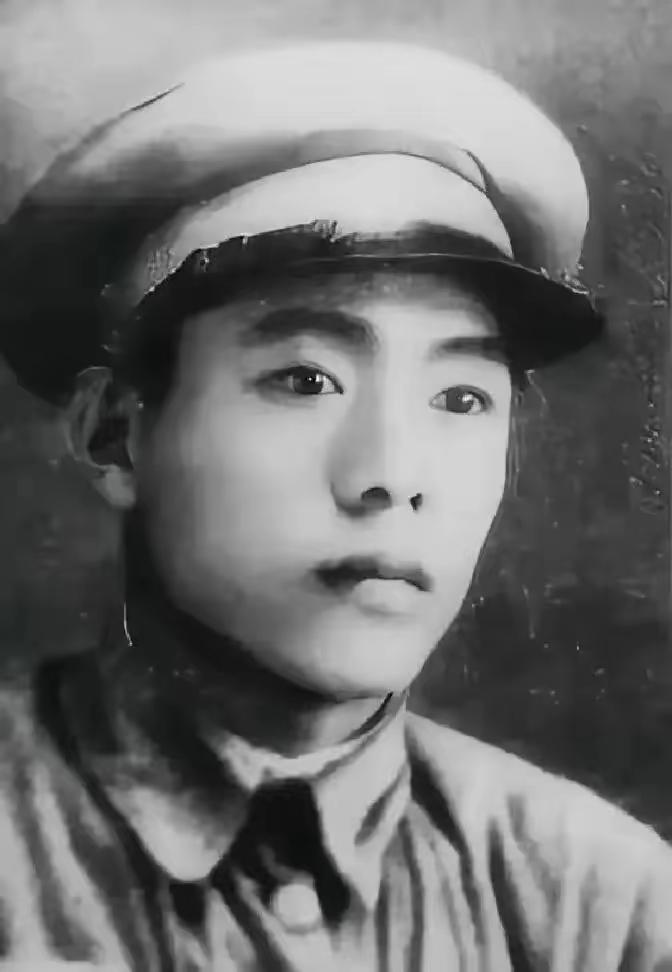 他领妻子认了门，屋里还是走时的老样子，只是墙上的相框多了两张——爹和娘的，都是他