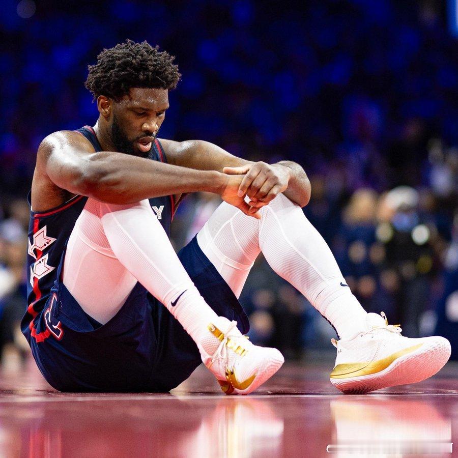 NBA[超话]  Brett Siegel：报道：联盟对乔尔·恩比德的膝盖健康状