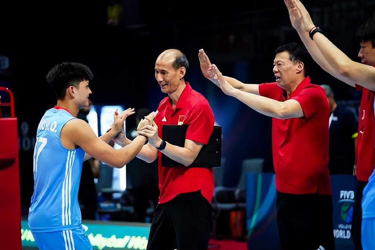 太辣眼睛了，U19男排输出了新高度。

前几天还赢了上届冠军法国，今天一对上韩国
