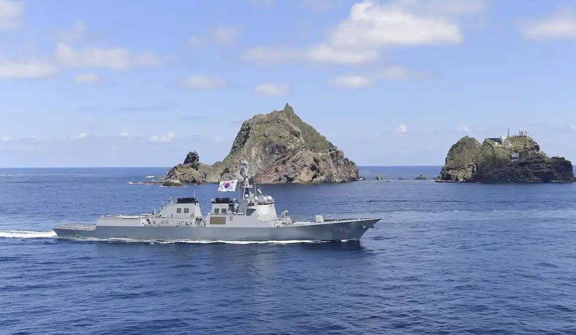 这件事最近在国际上闹得沸沸扬扬，很多人都没想到，日本一次常规的神社供奉，能瞬间引