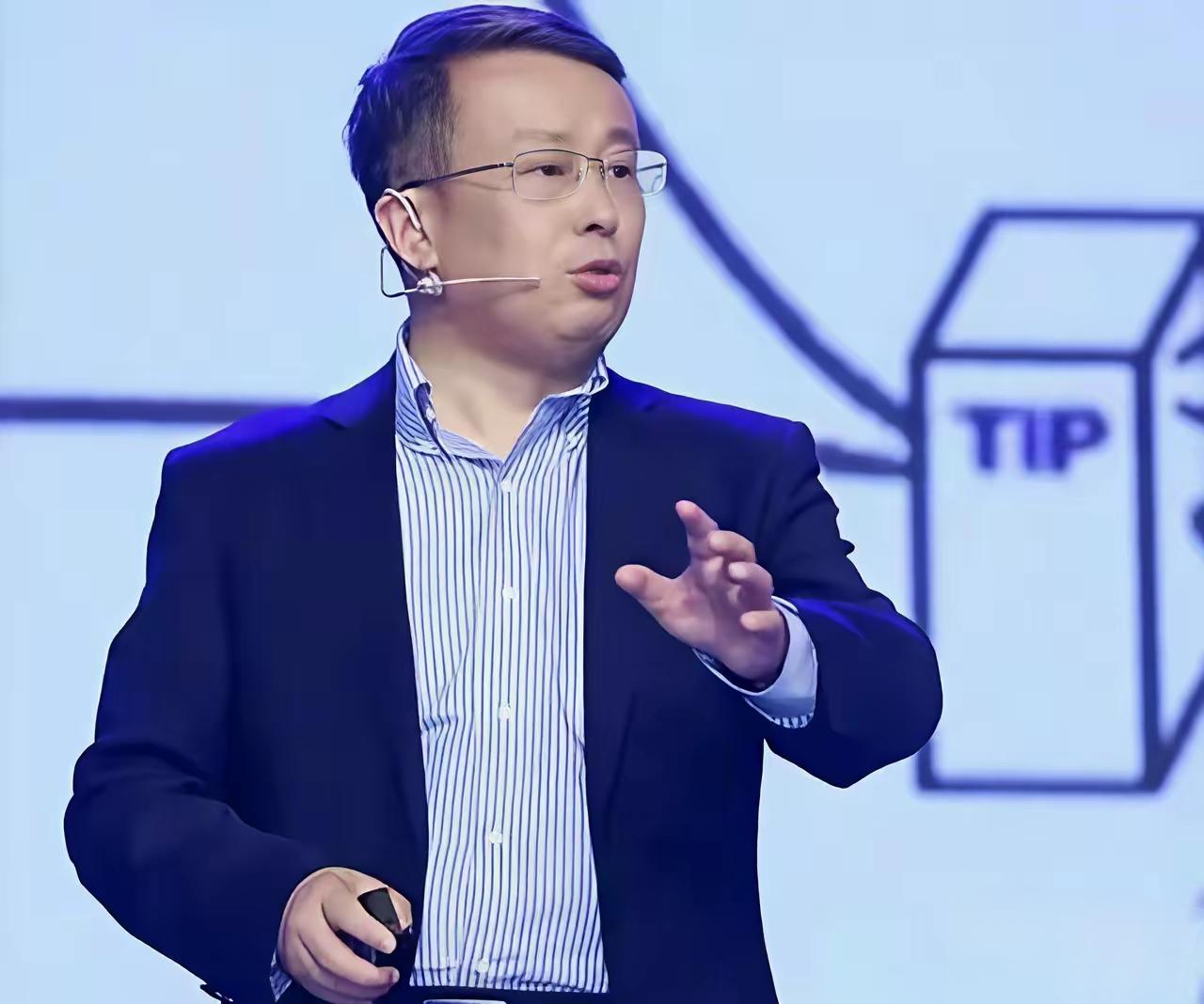 真有意思，在2月14日对老胡的第二波反击中，项立刚将自己和老胡归为“嘴炮派”，不