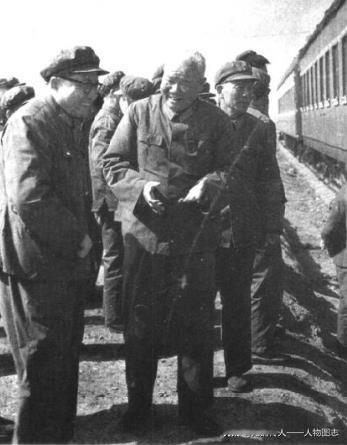 一九七八年十月，陈再道在青藏铁路视察。