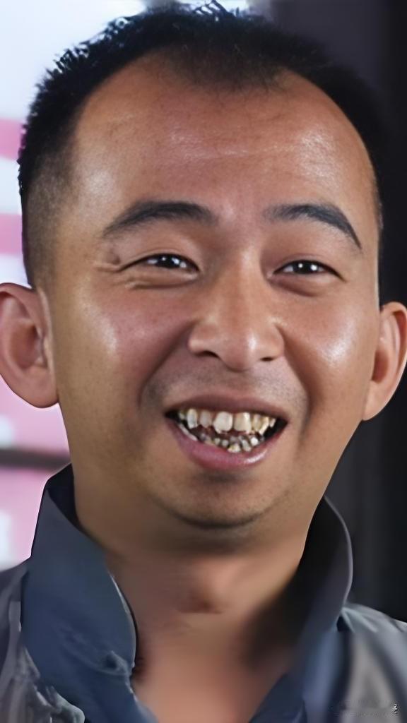 都说鲜花插牛粪，可人家牛粪有真本事！巨兴茂看着普通，导演作品火遍全网，才华实打实