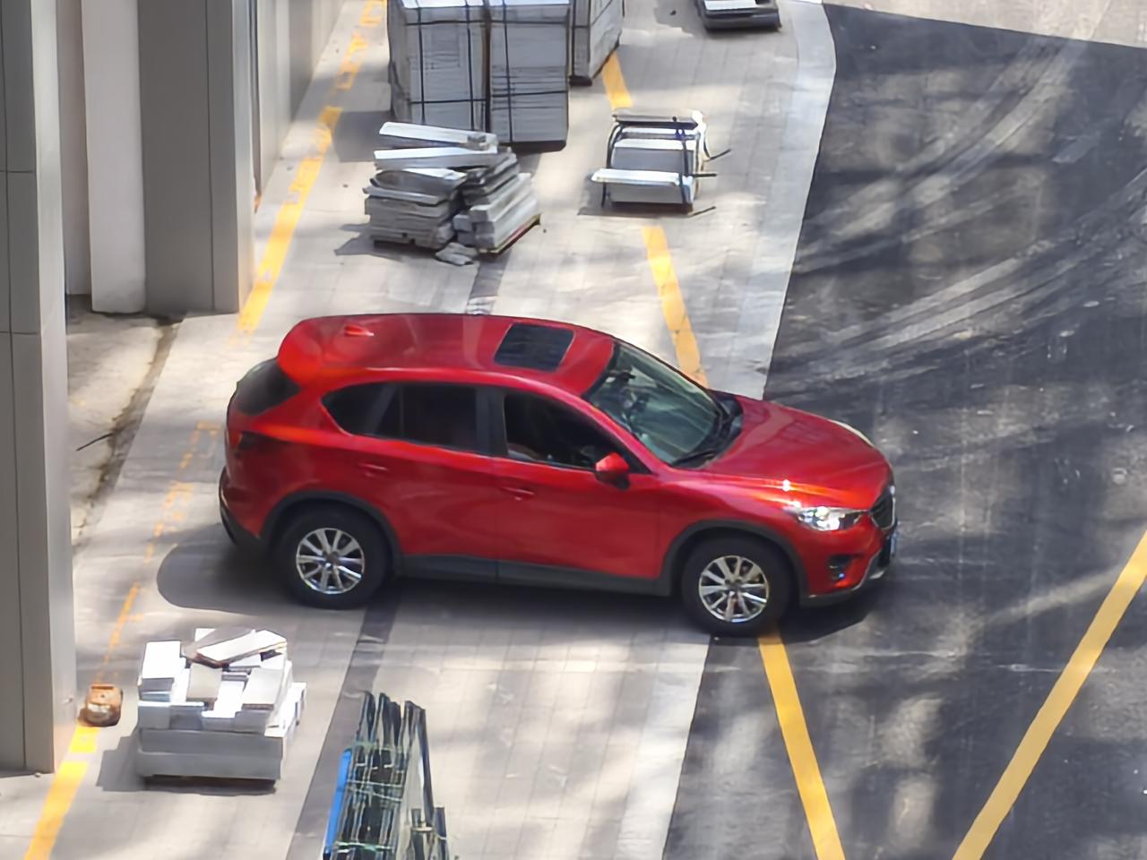 这么多年过去，马自达CX-5，看上去依旧迷人。

13年前，第一次见到马自达CX