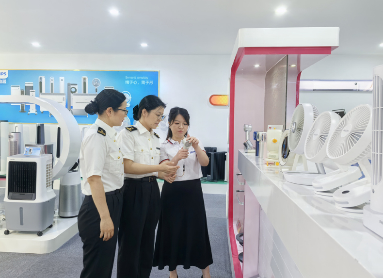 宁波慈溪变形金刚风扇走红欧洲市场 今夏慈溪电扇出口迎来旺季，1至5月出口额13亿