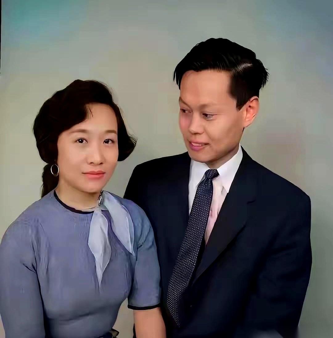 有记者问杜致礼：嫁给杨振宁这么个大天才，压力大吗？
她就回了九个字：“他搞物理，