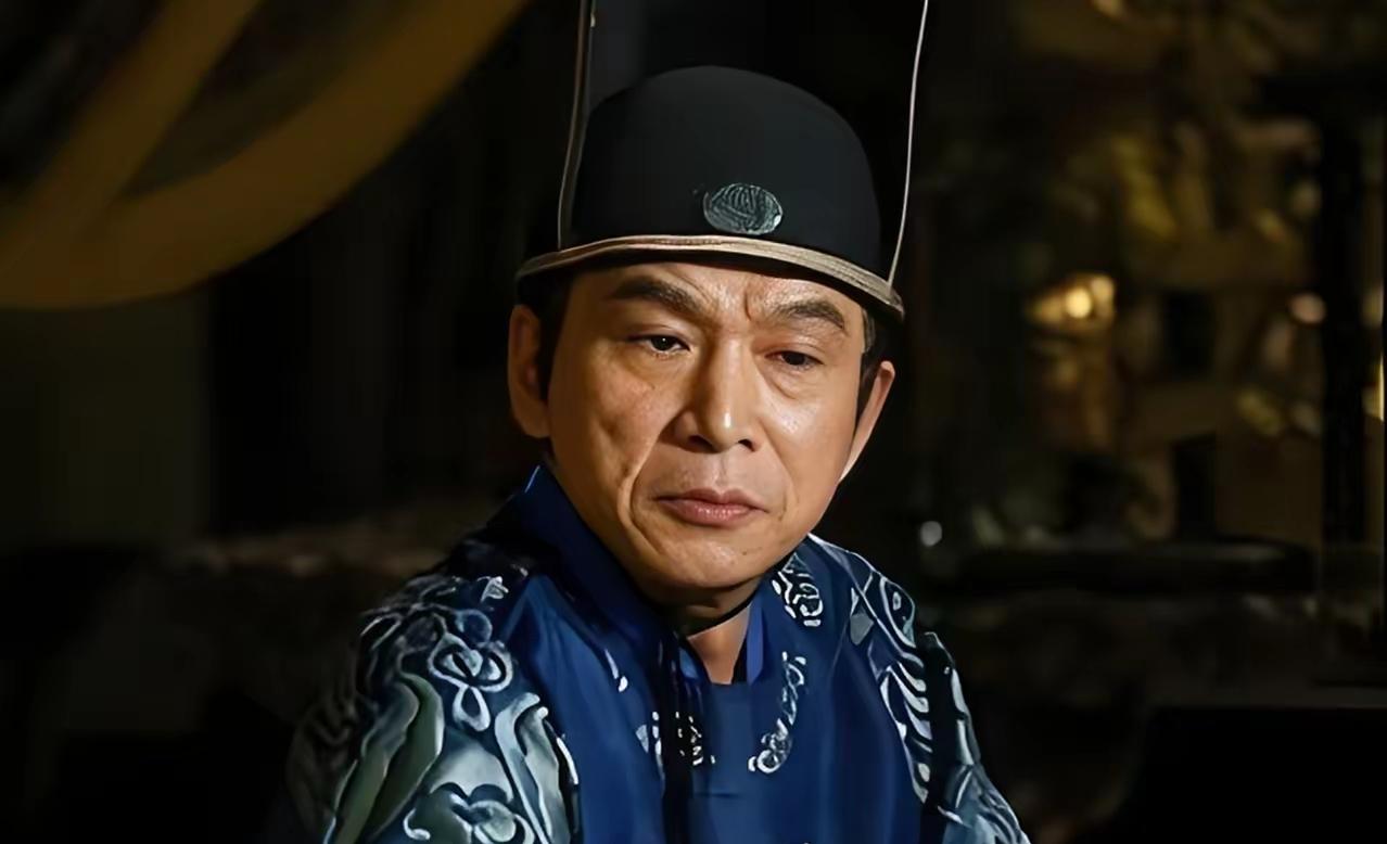 762年，宦官李辅国闯进唐肃宗李亨的寝宫，当着他的面，薅住张皇后的头发往外拽。张