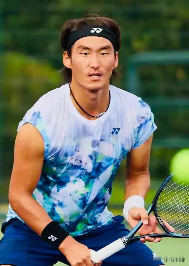 布云朝克特遭遇草地赛两连败，继本周CH125诺丁汉挑战赛男单 一轮游后，布云朝克