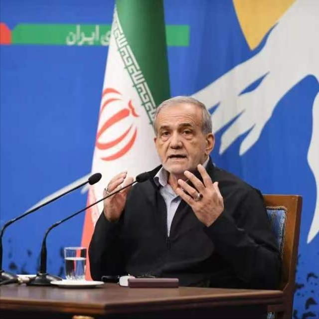 把中国视作头号对手？真是一针见血！伊朗总统当众点破美国终极野心，中方援助直击霸权