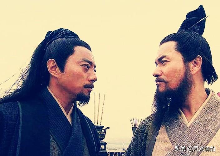 晁盖当寨主后，梁山蒸蒸日上。但宋江上山后，威望越来越高，晁盖渐渐感到危机：这梁山