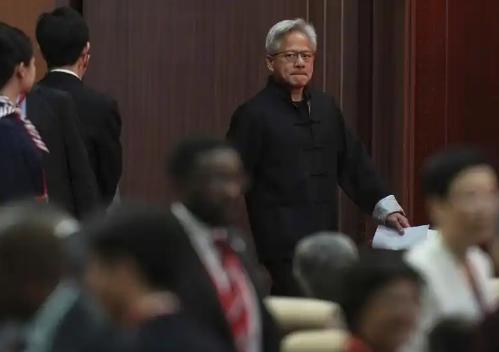 黄仁勋重磅爆料！全球八成车企绑定英伟达，大批国产车企赫然在列！合作藏机遇也埋致命