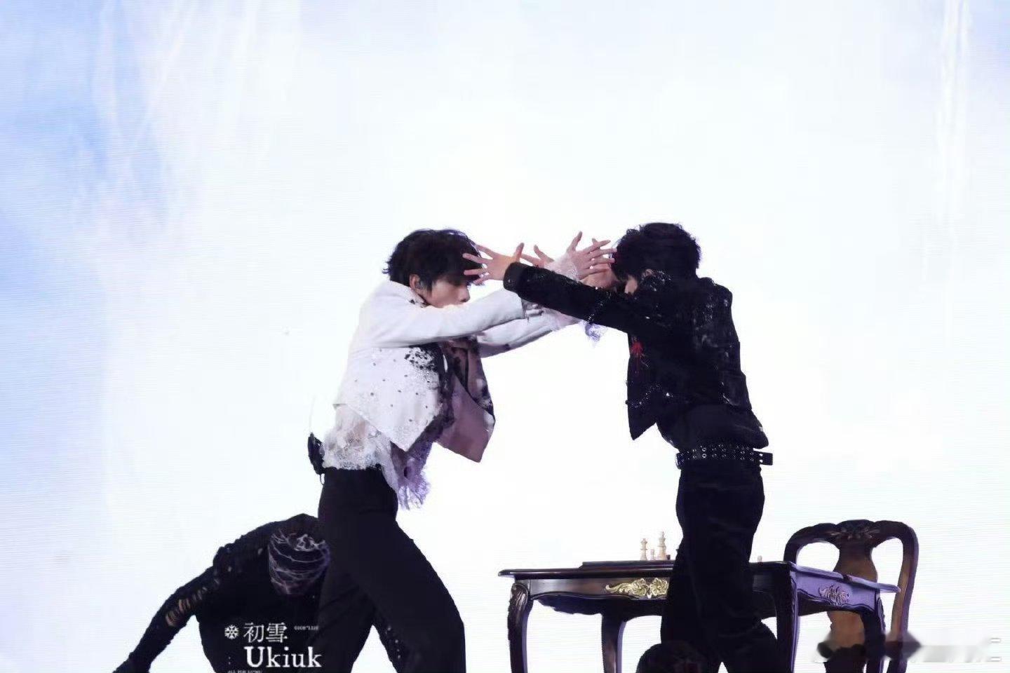 穆祉丞王橹杰神图有了站姐 初雪橹穆站姐权威！！ 