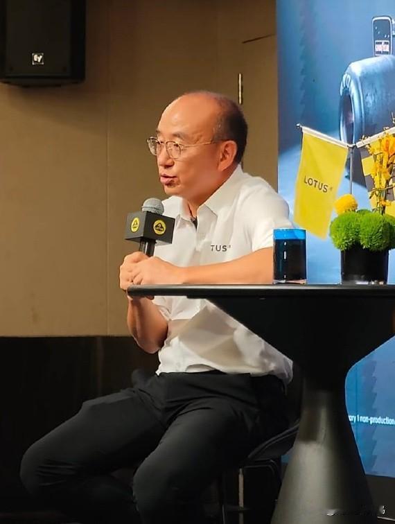 性能从来都不是只有零百加速的数字，驾驶感也不是靠电机堆出来的！

大部分人买性能