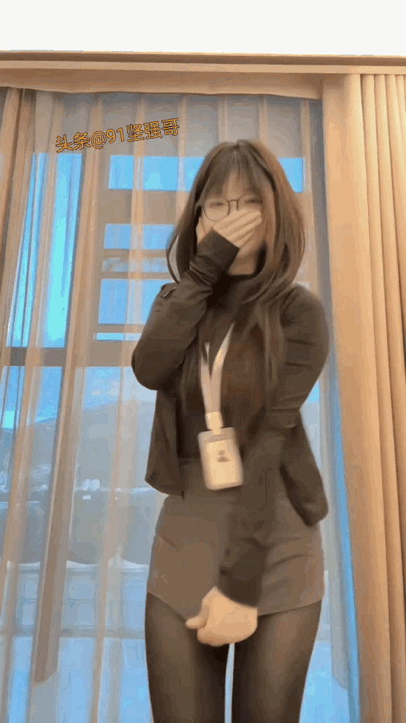 以你毒辣的眼睛看，她是做什么职位的
职场里女人 女性职业价值 职业女性气质 职场