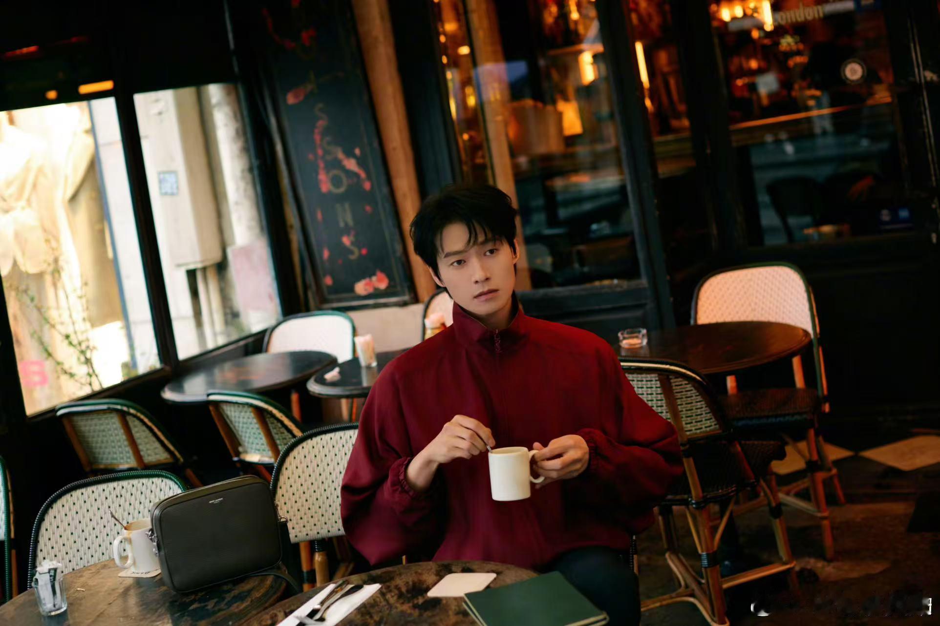 杨迪是尝过魏大勋的嘴吗周五晚高疯 迪迪魏这售后也太好笑了，魏大勋自以为天衣无缝的