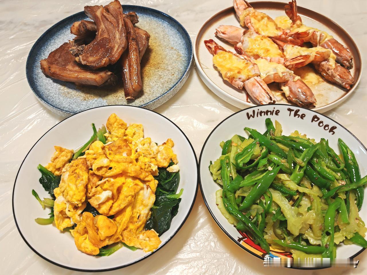 跟我一起唱：十年之前，我啤酒只论件，红酒都随缘，但白酒有点条件，度数不能低于五十