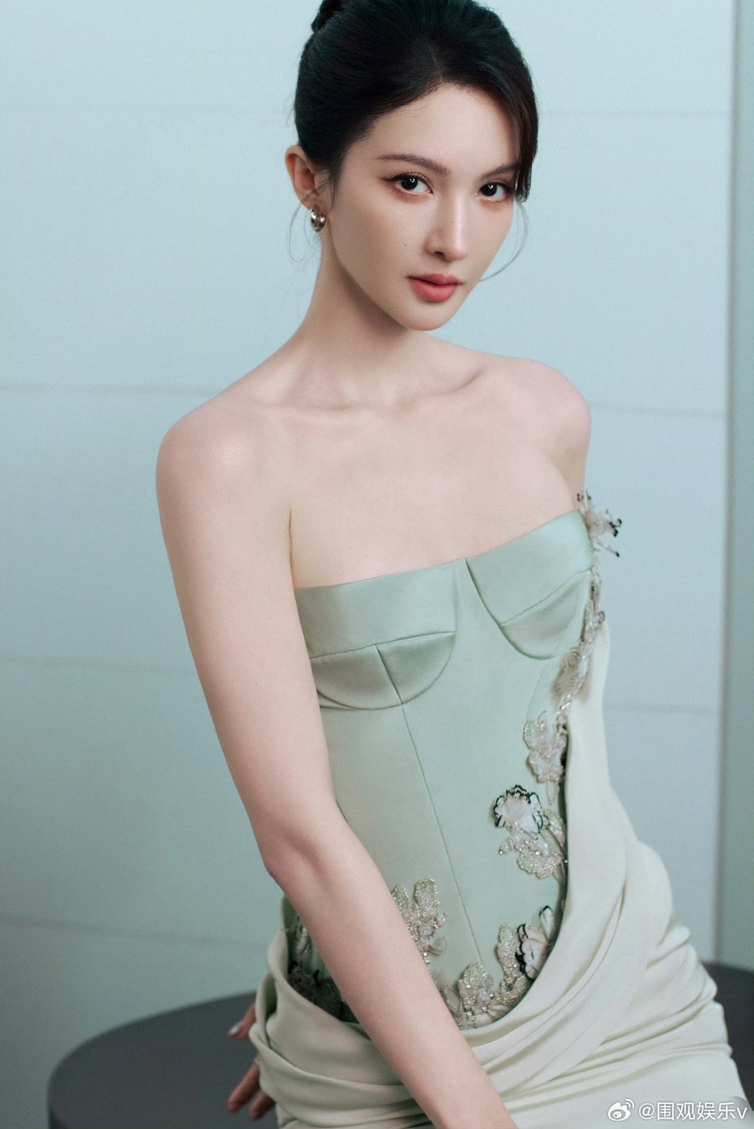 金晨怎么美成这样了 一直这么美，只是在尝试不同风格而已，太适合新中式了[馋嘴] 