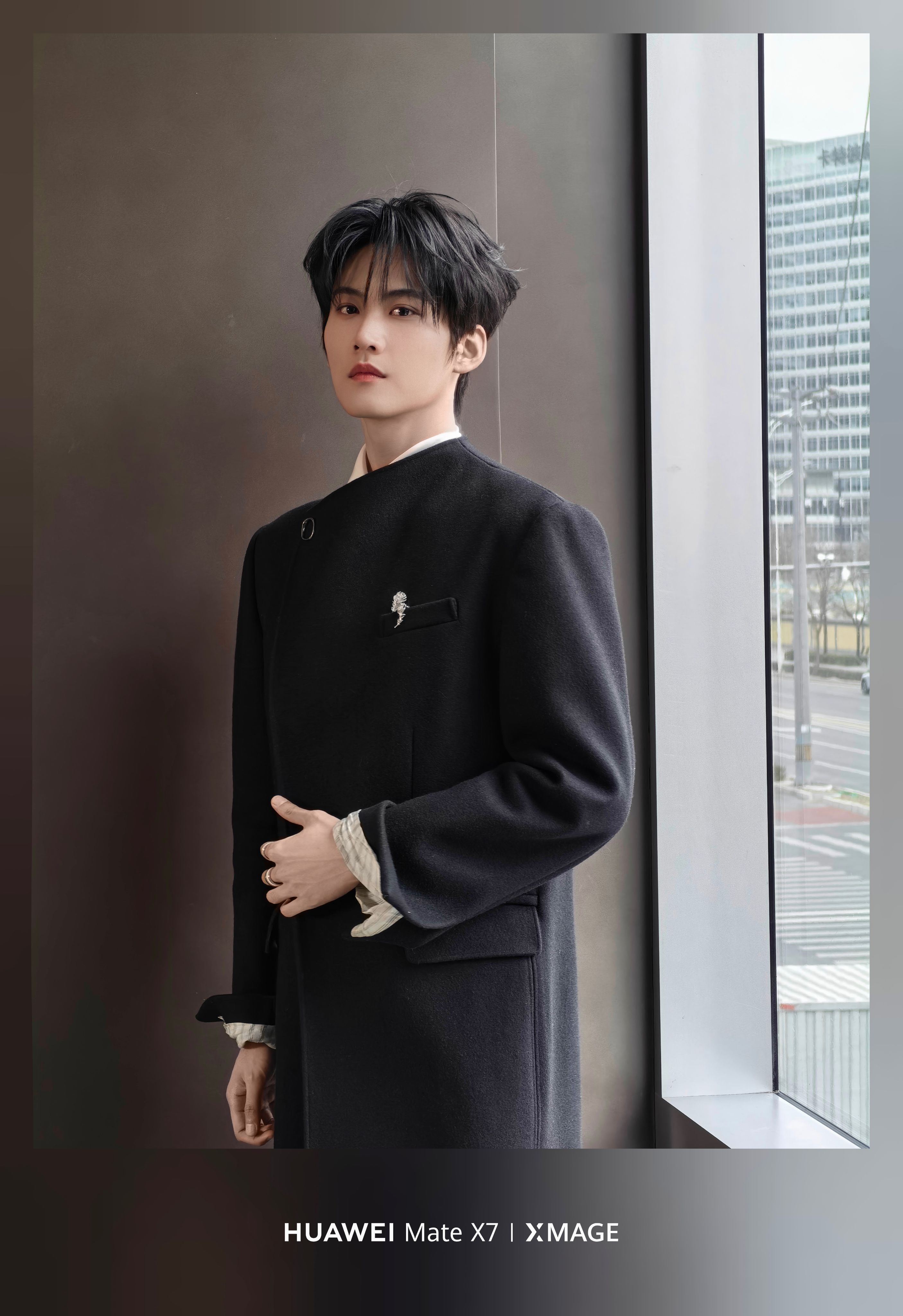 周柯宇这个笑太宠溺了吧微博之夜能看到很多明星艺人都手持华为Mate X7，陈妍希